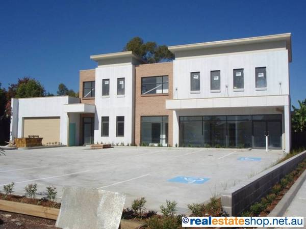 PRIME LOCATION - MASSIVE EXPOSURE Picture 1