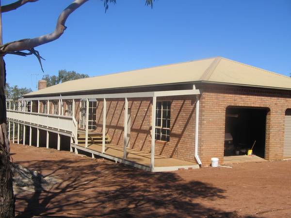 Substantial Home On 14 Acres of Tranquil Bushland Picture 3