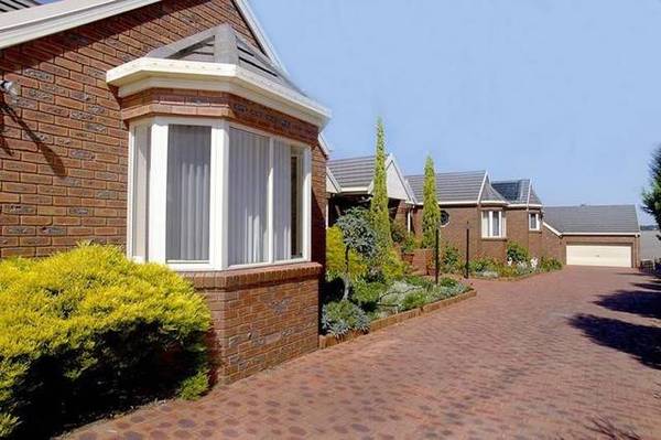 The Ultimate in Luxurious Living
! Picture 1