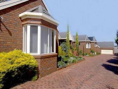 The Ultimate in Luxurious Living
! Picture