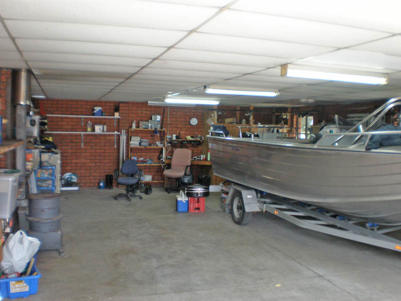 Lifestyle And Comfort On 8 Acres Picture 3