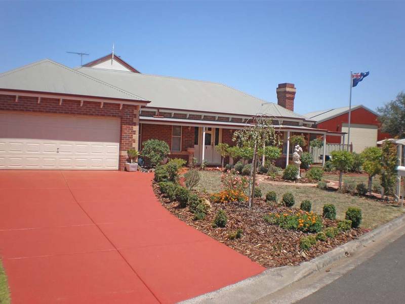 Magnificent Victorian Reproduction Picture 1