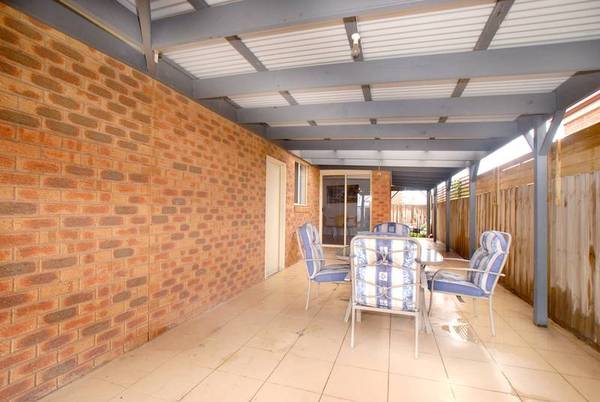 Henty Park Picture 2