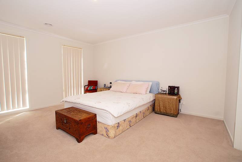 Owner desperate to sell!! OFFER NEEDED! Picture 3