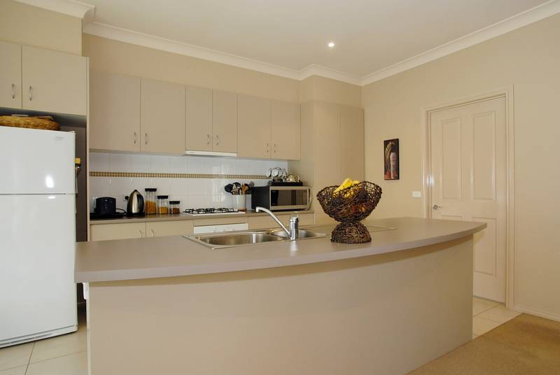 Cottage Living In Lakeside Picture 3