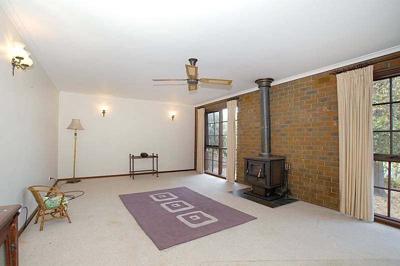 Quiet court living on 888m2 block Picture 2