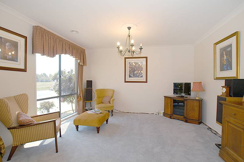 Room to Move in Lakeside. Picture 2