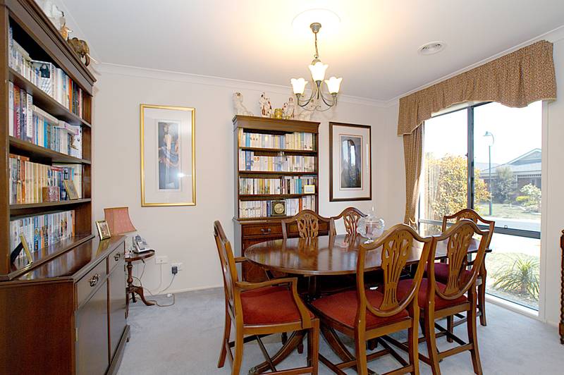 Room to Move in Lakeside. Picture 3