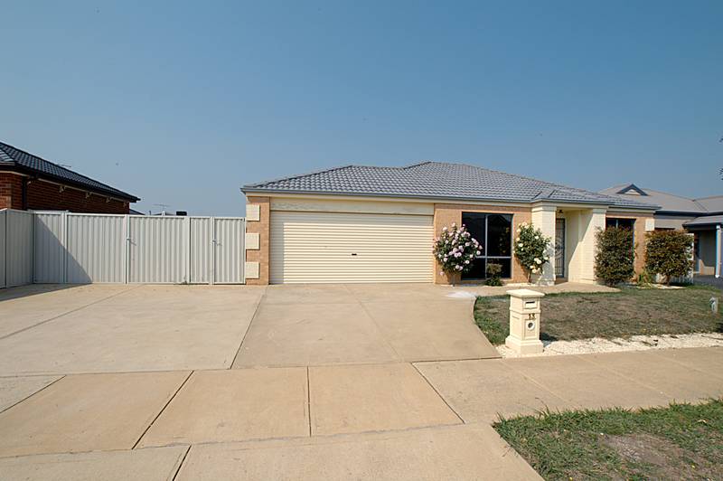 Room to Move in Lakeside. Picture 1