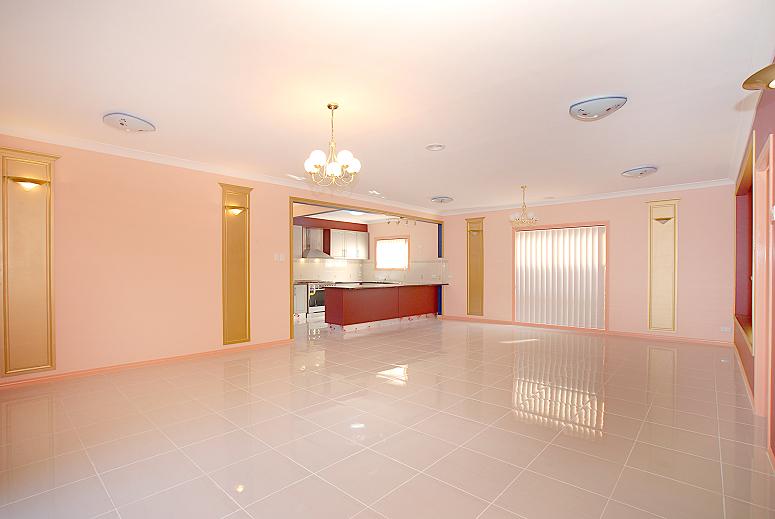 4 Bedroom in Quiet Court Picture 3