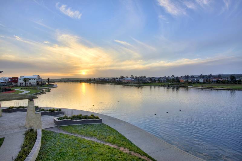 Breathtaking Waterfront Views! Picture 2