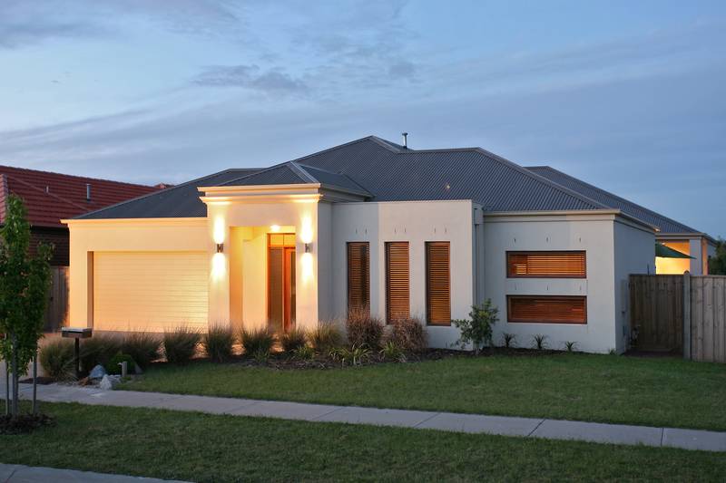 Let me entertain you on 1/4 acre! Picture 1
