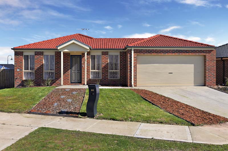 Large on Living with loads of Value! Picture 1