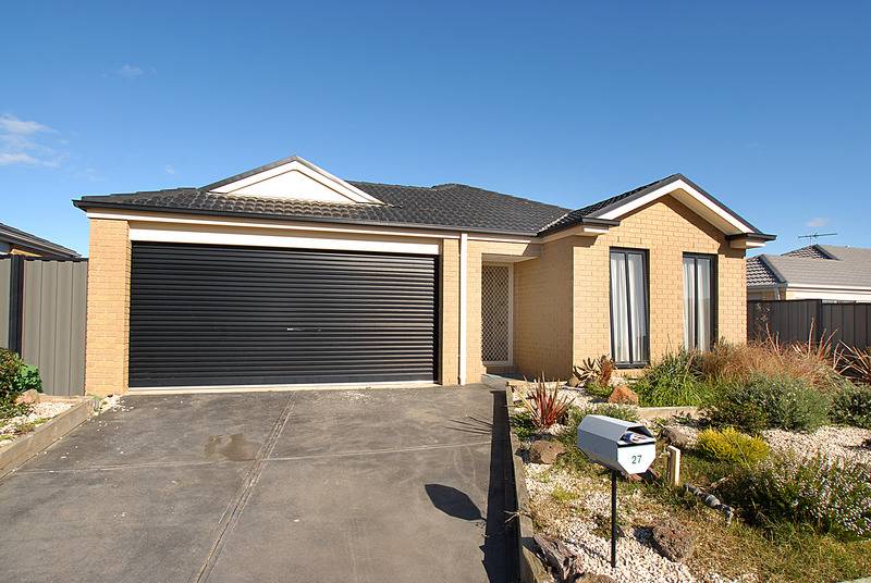 Modern 4 Bedroom home Picture 1