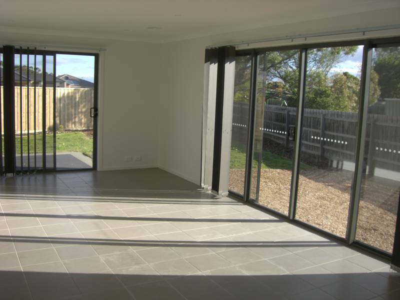 RELAX WITH ONE WEEK FREE RENT TO HELP YOU SETTLE IN Picture 2