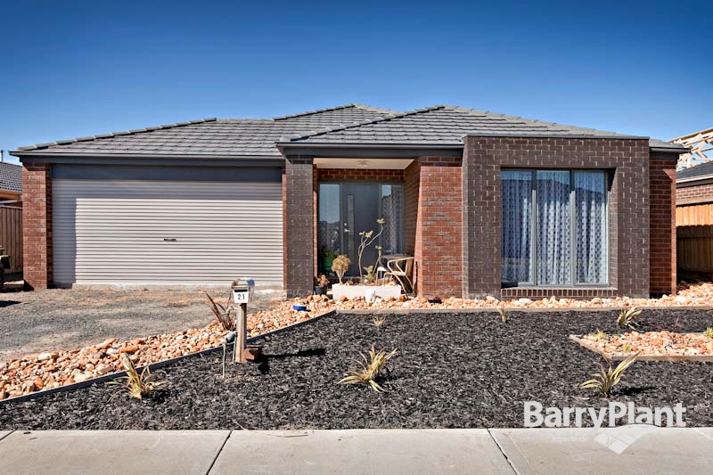 Family Living in Arden Picture 1