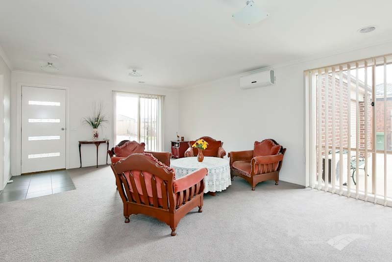 Henty Park living at its best! Picture 2