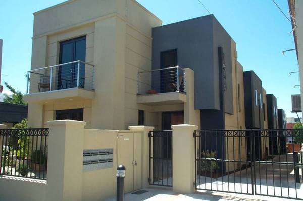 Two storey townhouse metres from Sturt Street Picture 1