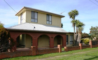 Fantastic First Home on Large Block Picture