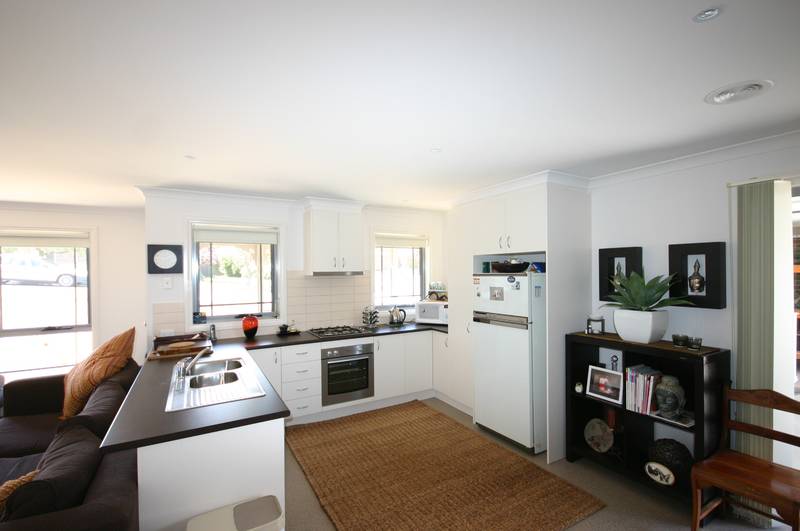 Near New 3 Bedroom Home! Picture Near New 3 Bedroom Home! Picture