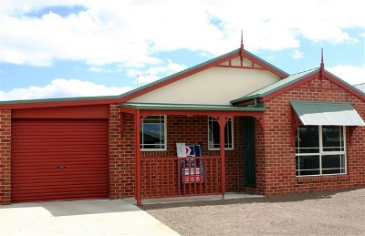 Near new 3 bedroom townhouse! Picture Near new 3 bedroom townhouse! Picture