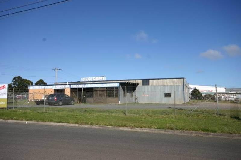 Highly Visible Commecial Property Picture 1