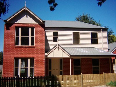 Superb Townhouse in Soldiers Hill Picture