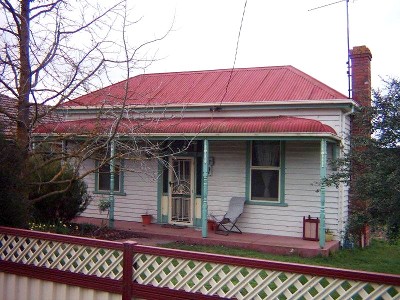 Light & Bright 3 Bedroom Home - Big Block!! Picture