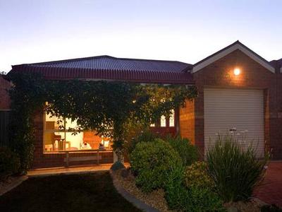 Contemporary delight in peaceful location Picture Contemporary delight in peaceful location Picture