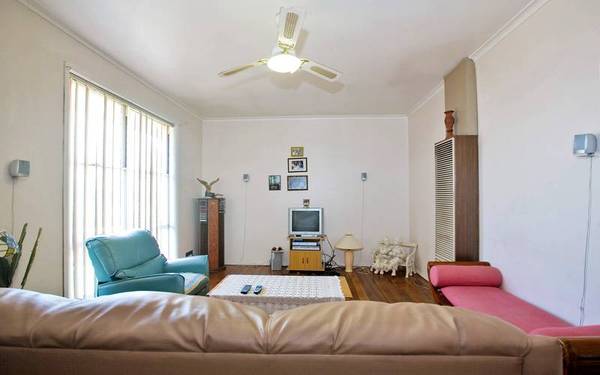 Solid family home with LAND! Picture Solid family home with LAND! Picture