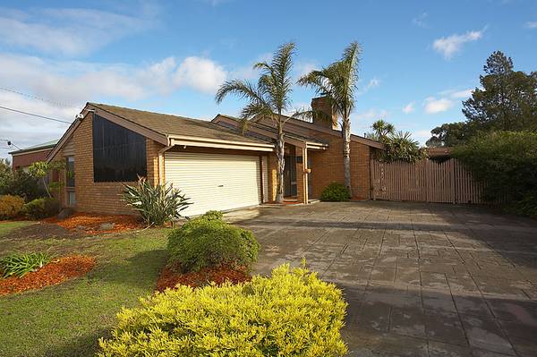 'Bright & Spacious' - Altona Bay's Best kept Secret Picture 3