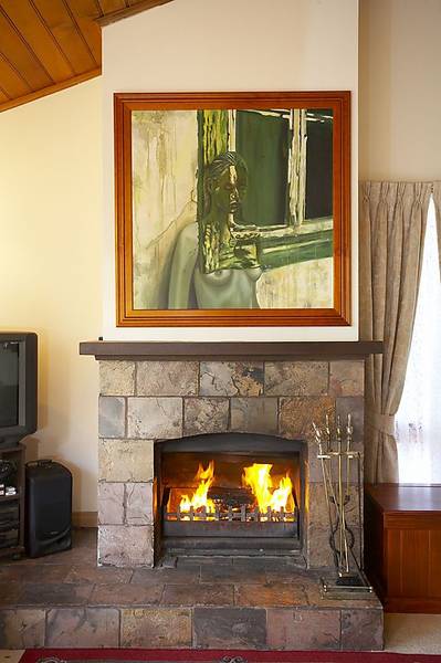 'Bright & Spacious' - Altona Bay's Best kept Secret Picture 2