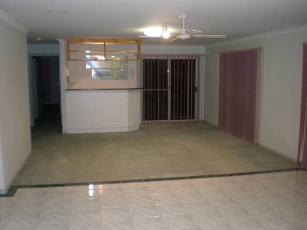 3 Bedroom + Study home - Avail NOW! Picture 3