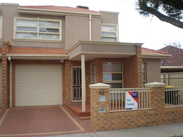 Executive Style 3 bedroom Townhouse - Avail NOW!!! Picture 1