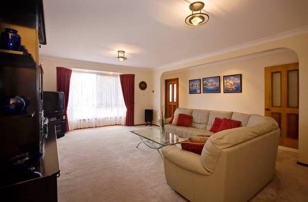 Irreplaceable Value! Picture 3