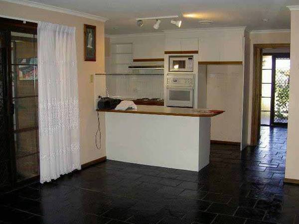 3 Bedroom Family Home - Avail NOW ! Picture