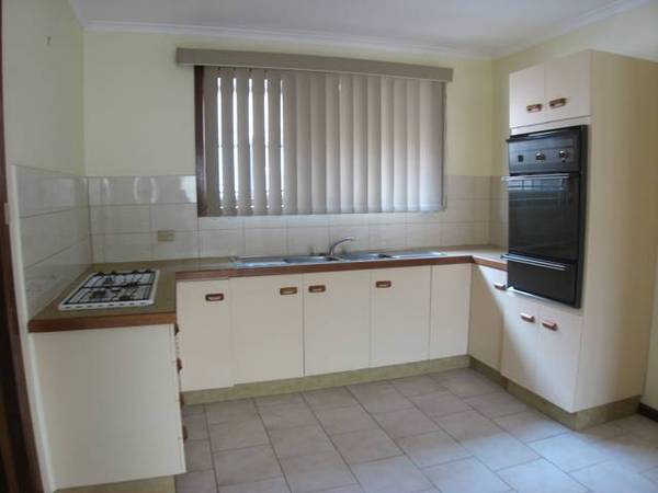 Great Entertainer - Move Right In Picture