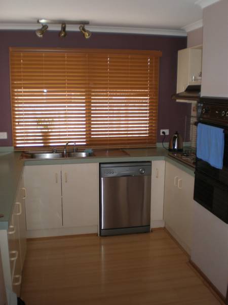 2 x Bedrooms available in this 4 Bedroom Home - AVAIL NOW! Picture