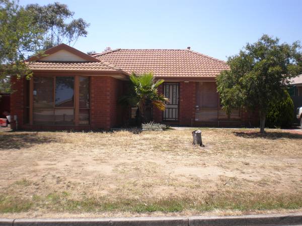 2 x Bedrooms available in this 4 Bedroom Home - AVAIL NOW! Picture
