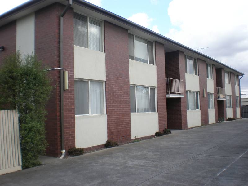2 Bedroom Unit - Avail Mid March!! Picture 1