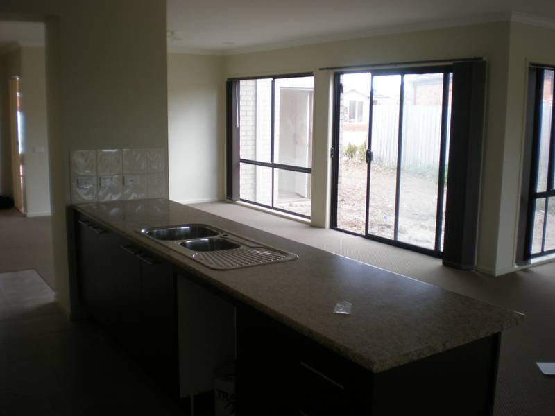 Brand New 4 Bedroom Home - Avail End Feb!! Picture 3