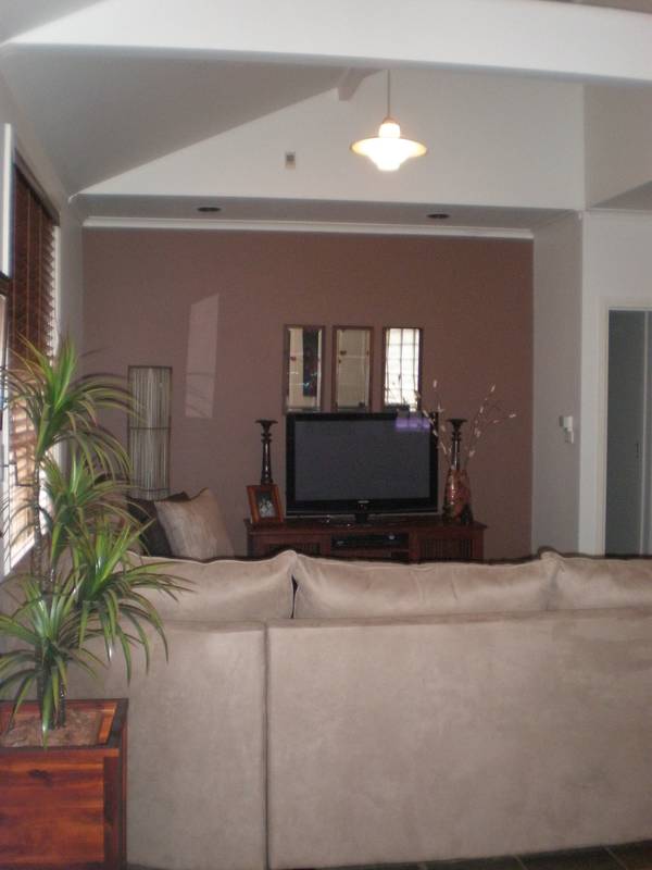 First TIme Offered for Rent & Immaculately Presented - APPLICATION PENDING! Picture 3
