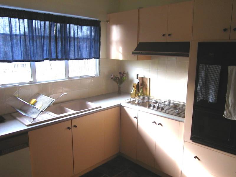 Walk to Zone 1 Train Station - Avail NOW! Picture