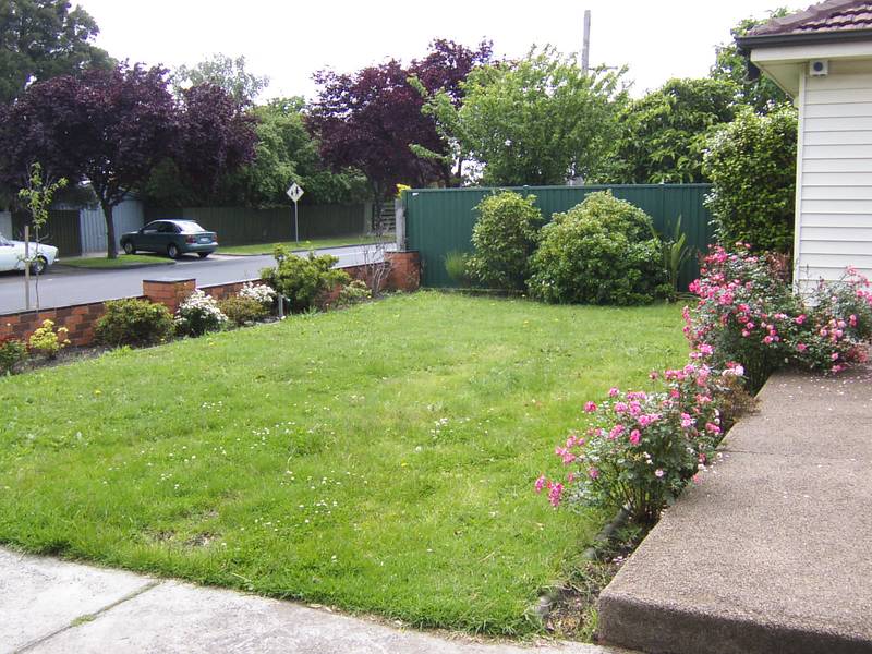 3 Bedroom Family Friendly Home in a Great Location - APPLICATION APPROVED! Picture 3