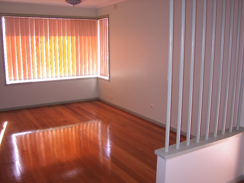 Hate being stuck in traffic? Walk to Zone 1 - Avail End June!! Picture