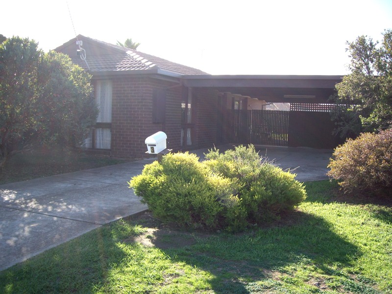 Freshly Painted 3 Bedroom Home - Avail NOW!! Picture 1