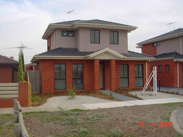 HOME AT LAST! Picture 1