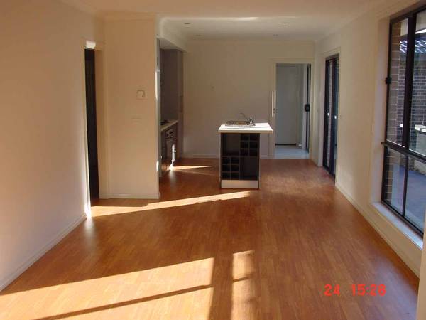 Move in Now and beat the Xmas Rush! - Avail NOW!!! Picture 2