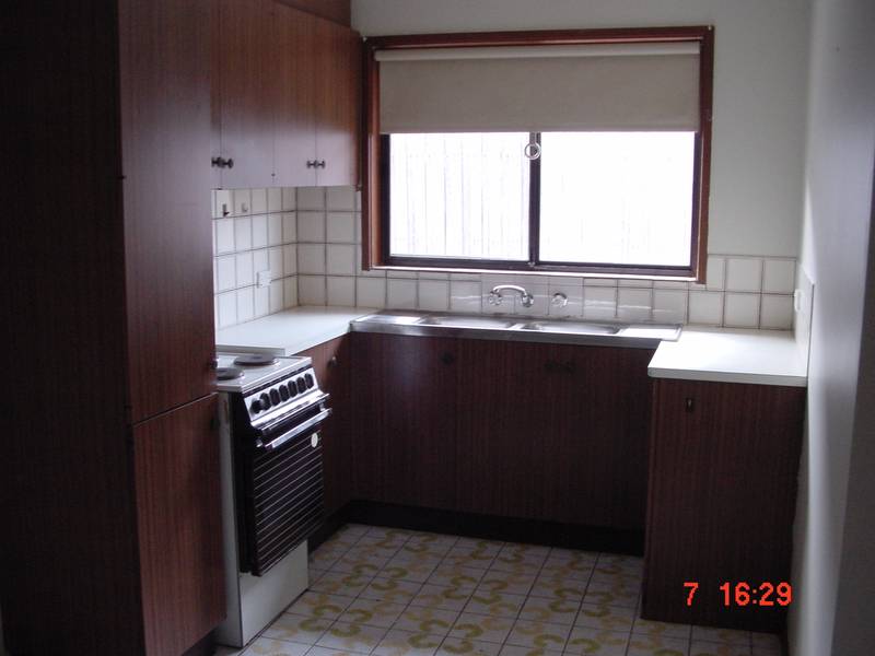 LOCATION, LOCATION!! -2 Bedroom Delight - Avail NOW!!! Picture 3