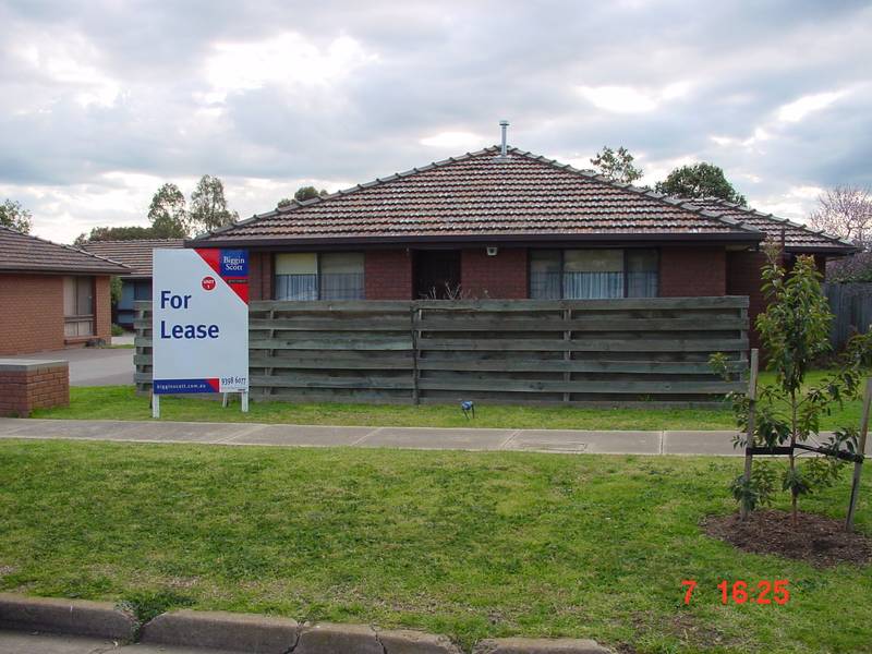 LOCATION, LOCATION!! -2 Bedroom Delight - Avail NOW!!! Picture 1